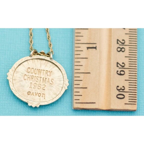 Vintage Country Christmas 1982 Necklace 18 Inches by Avon E23 - Picture 4 of 4